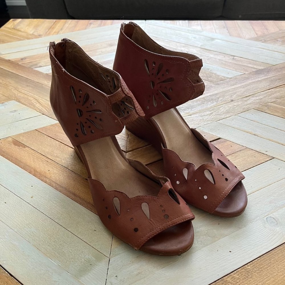 Miz Mooz Cut Out Wedge Heels - Womens Size 12